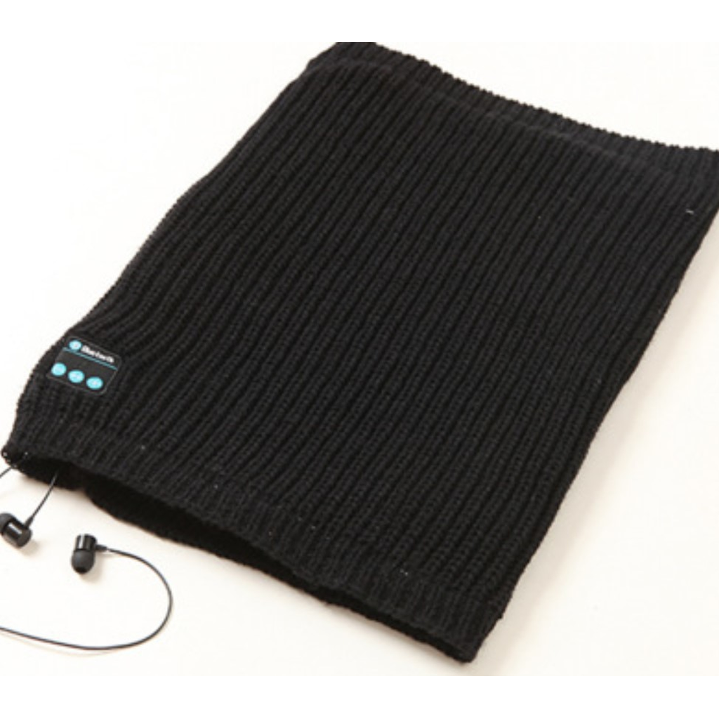 Warm Knitted Scarf with Bluetooth