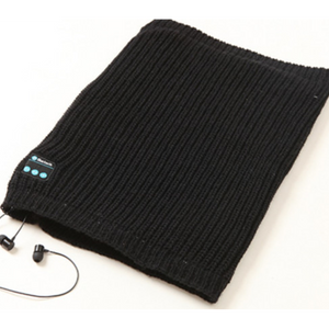 Warm Knitted Scarf with Bluetooth